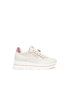 Damen-Sneakers von NeroGiardini kombinieren Leder und technisches Gewebe. Mit 4,5 cm Absatz, Schnürverschluss und herausnehmbarer Innensohle.