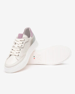 Damen-Sneaker von NeroGiardini kombinieren Wildleder, Leder und technisches Gewebe. Mit 4 cm Plateau-Absatz, Schnürverschluss und herausnehmbarer Innensohle